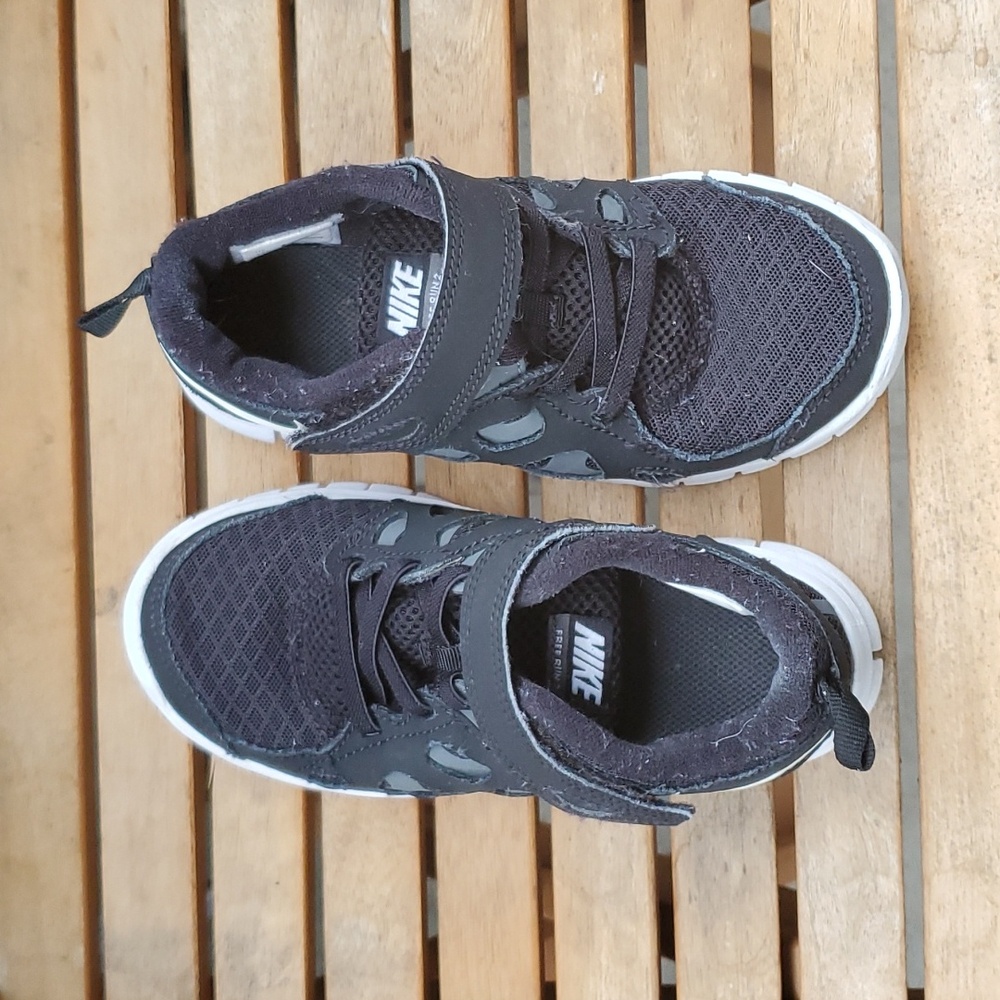 Nike Boys running shoe, size 13
